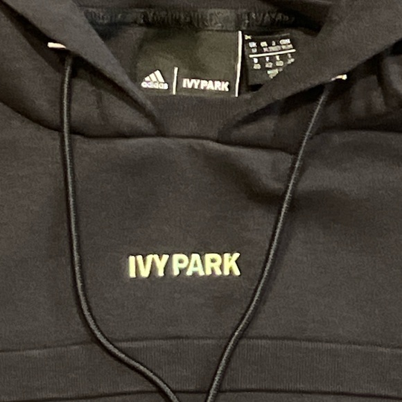 Adidas x Ivy Park Cropped Hoodie Size Medium - Picture 2 of 6